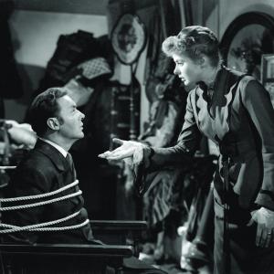 Still of Ingrid Bergman and Charles Boyer in Gaslight (1944)
