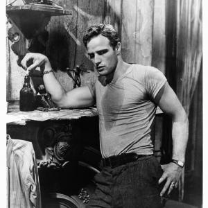 Still of Marlon Brando in A Streetcar Named Desire (1951)