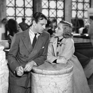 Still of Gary Cooper and Jean Arthur in Mr Deeds Goes to Town 1936