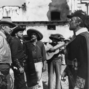 Still of Gary Cooper, Burt Lancaster and Cesar Romero in Vera Cruz (1954)