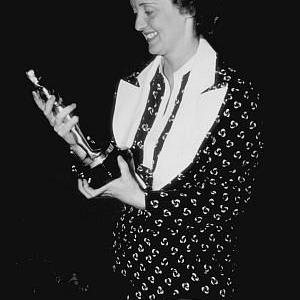 Academy Awards 8th Annual Bette Davis 1936