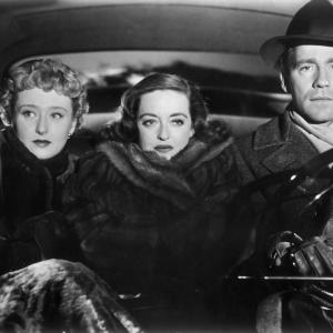 Bette Davis, Celeste Holm and Hugh Marlowe at event of All About Eve (1950)