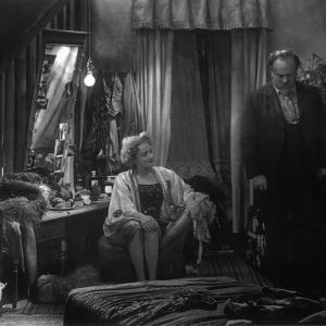 Still of Marlene Dietrich and Emil Jannings in Der blaue Engel (1930)
