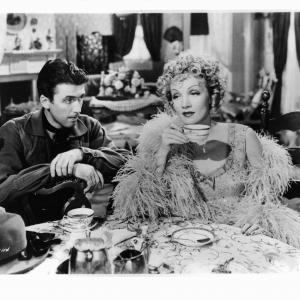 Still of Marlene Dietrich and James Stewart in Destry Rides Again (1939)