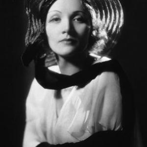 Marlene Dietrich c 1933