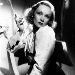 Marlene Dietrich c 1932