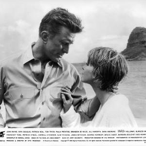 Still of Kirk Douglas in In Harm's Way (1965)