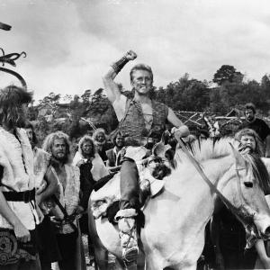 Still of Kirk Douglas in The Vikings (1958)