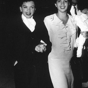 Judy Garland and daughter Liza Minnelli, 1964.