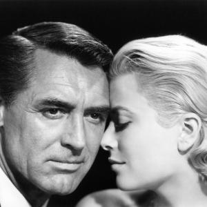 Still of Cary Grant and Grace Kelly in To Catch a Thief 1955