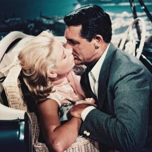 Still of Cary Grant and Grace Kelly in To Catch a Thief (1955)
