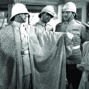 Still of Cary Grant and Douglas Fairbanks Jr. in Gunga Din (1939)