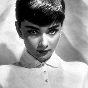 33-1 Audrey Hepburn C. 1952