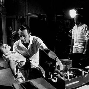 573473 Paris When It Sizzles Audrey Hepburn William Holden and director Richard Quine