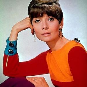 33-1033 Audrey Hepburn C. 1966