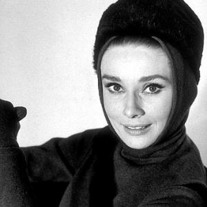 33-2310 Audrey Hepburn