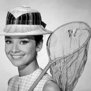 33-2305 Audrey Hepburn