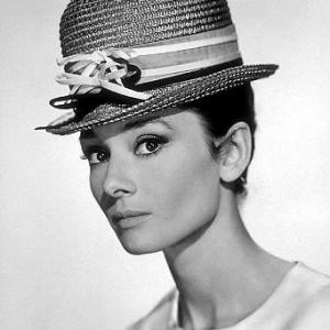 33-2312 Audrey Hepburn C. 1961