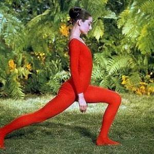 33-2273 Audrey Hepburn doing exercises on the MGM set of 