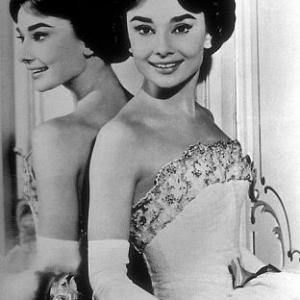 33346 Audrey Hepburn C 1957