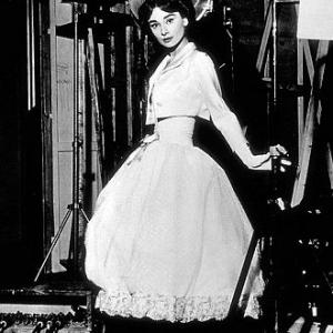 33-358 Audrey Hepburn C. 1957