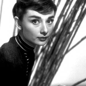 33-2293 Audrey Hepburn C. 1957