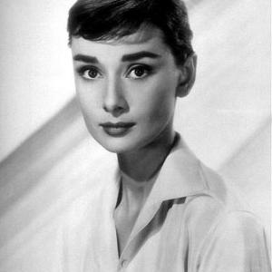 33-366 Audrey Hepburn C. 1955