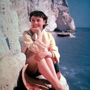 33-2278 Audrey Hepburn C. 1954