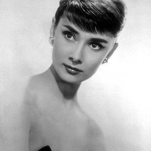 33-353 Audrey Hepburn C. 1953