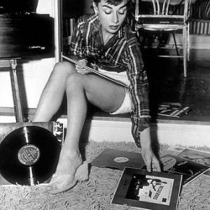 33-360 Audrey Hepburn at home C. 1953