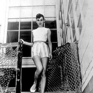 33-357 Audrey Hepburn C. 1952