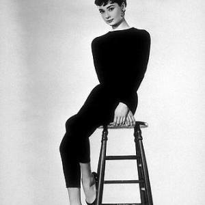 33-208 Audrey Hepburn C. 1952
