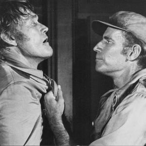 Still of Charlton Heston and Chuck Connors in Soylent Green 1973