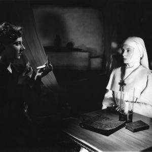 Still of Deborah Kerr and Kathleen Byron in Black Narcissus (1947)