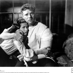 Still of Burt Lancaster and Yvonne De Carlo in Criss Cross (1949)