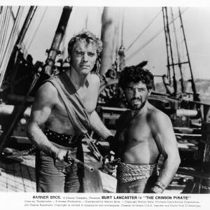 Still of Burt Lancaster and Nick Cravat in The Crimson Pirate (1952)