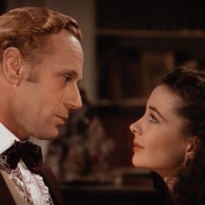 Still of Vivien Leigh and Leslie Howard in Gone with the Wind (1939)