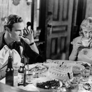 Still of Marlon Brando and Vivien Leigh in A Streetcar Named Desire (1951)