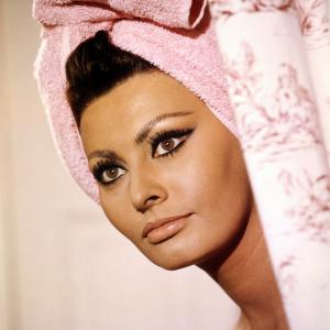 Still of Sophia Loren in Arabesque 1966