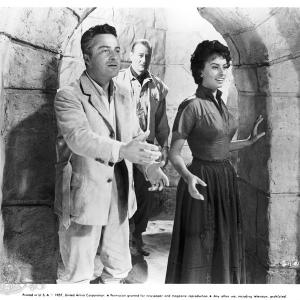 Still of Sophia Loren, John Wayne and Rossano Brazzi in Legend of the Lost (1957)