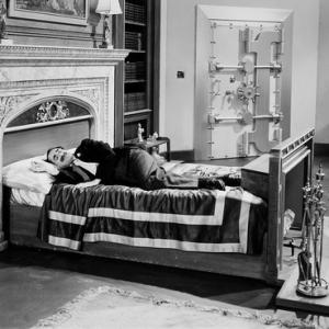 Still of Groucho Marx in The Big Store (1941)
