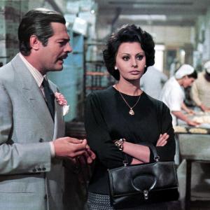 Still of Sophia Loren and Marcello Mastroianni in Matrimonio all'italiana (1964)