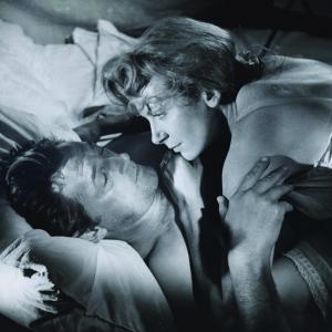 Still of Deborah Kerr and Robert Mitchum in The Sundowners (1960)