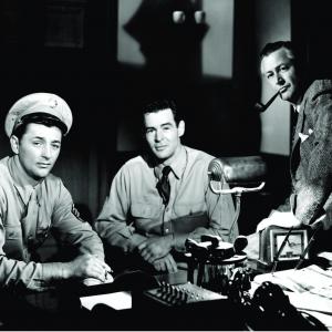 Still of Robert Mitchum, Robert Young and Robert Ryan in Crossfire (1947)