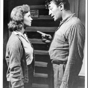 Still of Robert Mitchum and Sandra Knight in Thunder Road (1958)