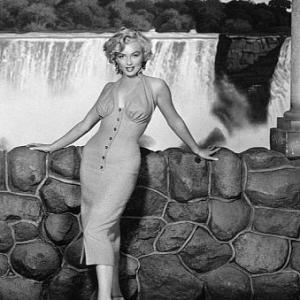 Publicity still for Niagara 1952