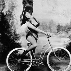 Impersonating Lillian Russell. 1958 Photo by Richard Avedon