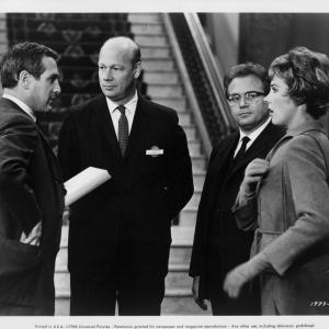 Still of Paul Newman, Julie Andrews and Peter Bourne in Torn Curtain (1966)
