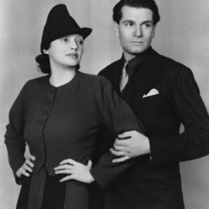 Laurence Olivier and Katharine Cornell in the Broadway production of No Time for Comedy circa 1939