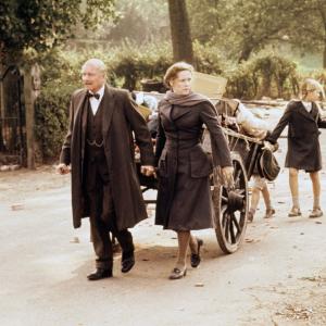 Still of Laurence Olivier and Liv Ullmann in A Bridge Too Far (1977)